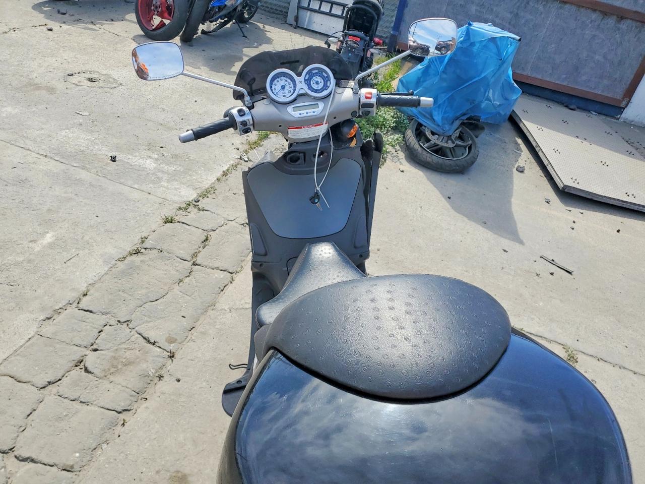 Piaggio Scooter 200