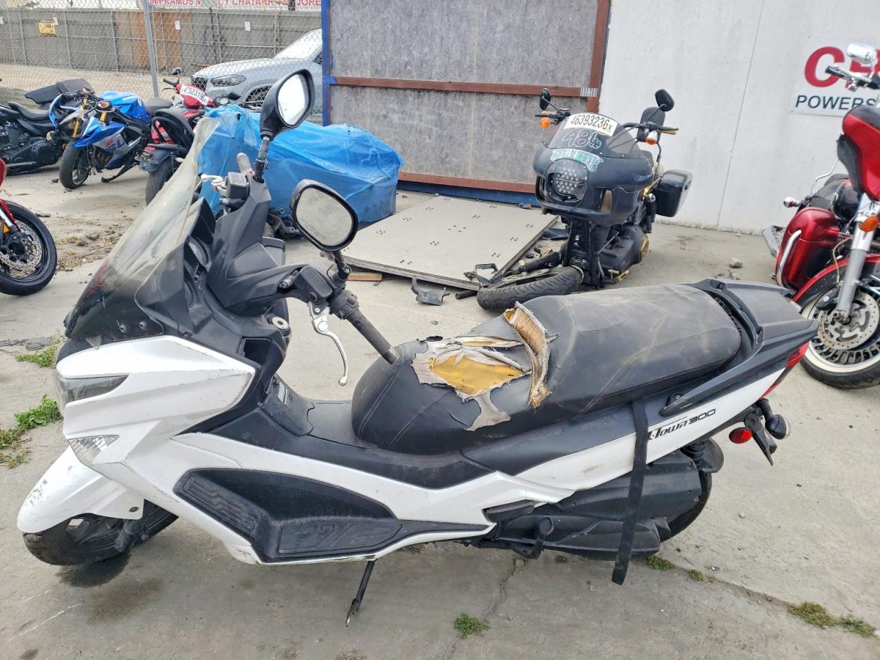 Kymco Usa Inc X town 300 300