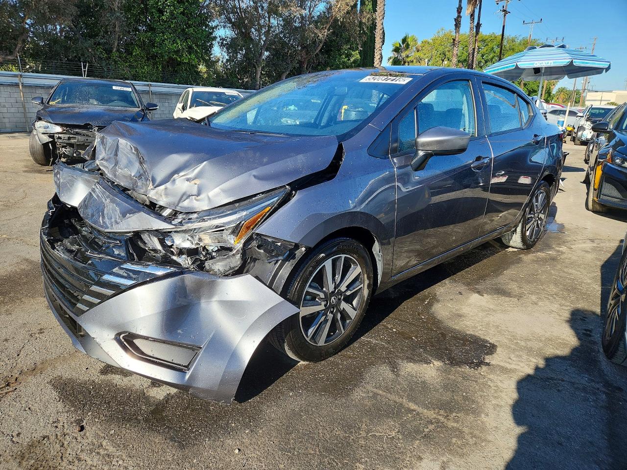 Salvage Nissan Versa Image