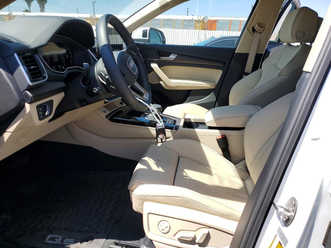 Audi Q5 Premium Plus 45