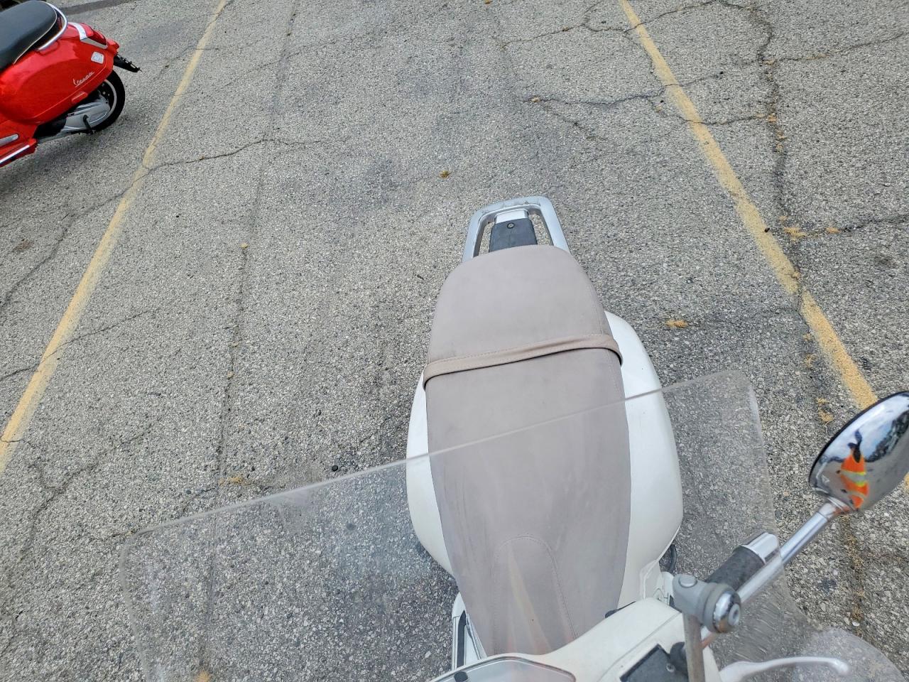 Vespa Scooter 200