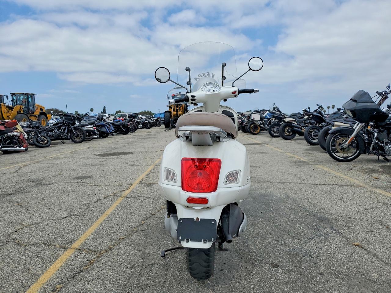 Vespa Scooter 200