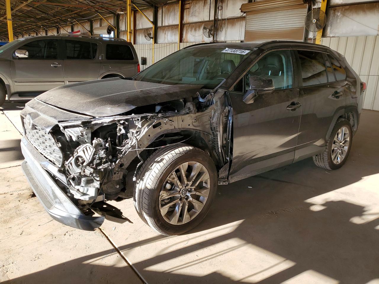 Salvage Toyota RAV4 Image