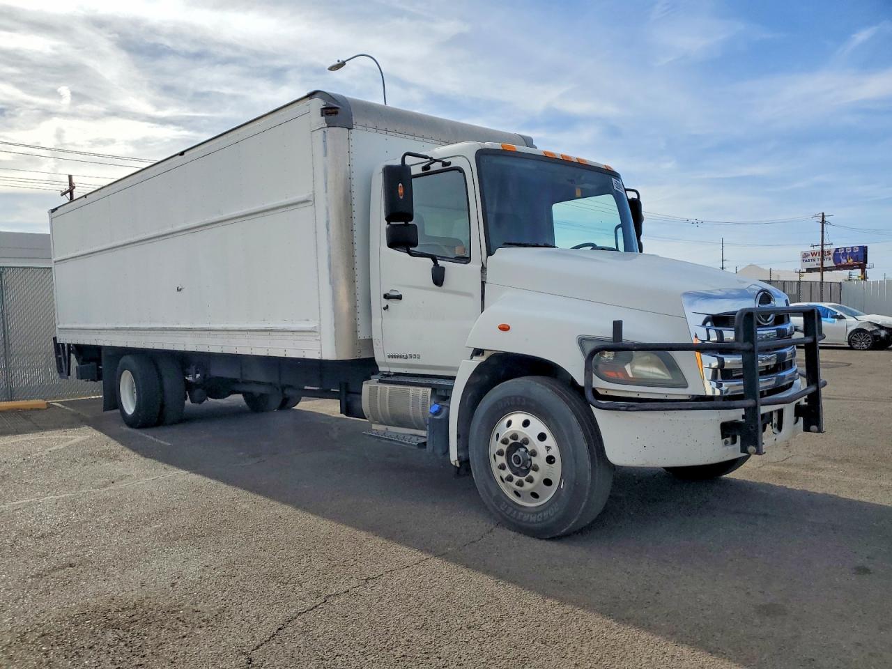 Salvage Hino 258 268 Image