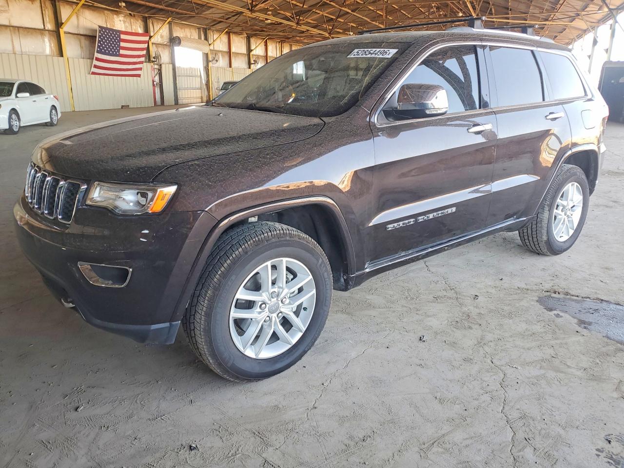 Salvage Jeep Grand Cherokee Image