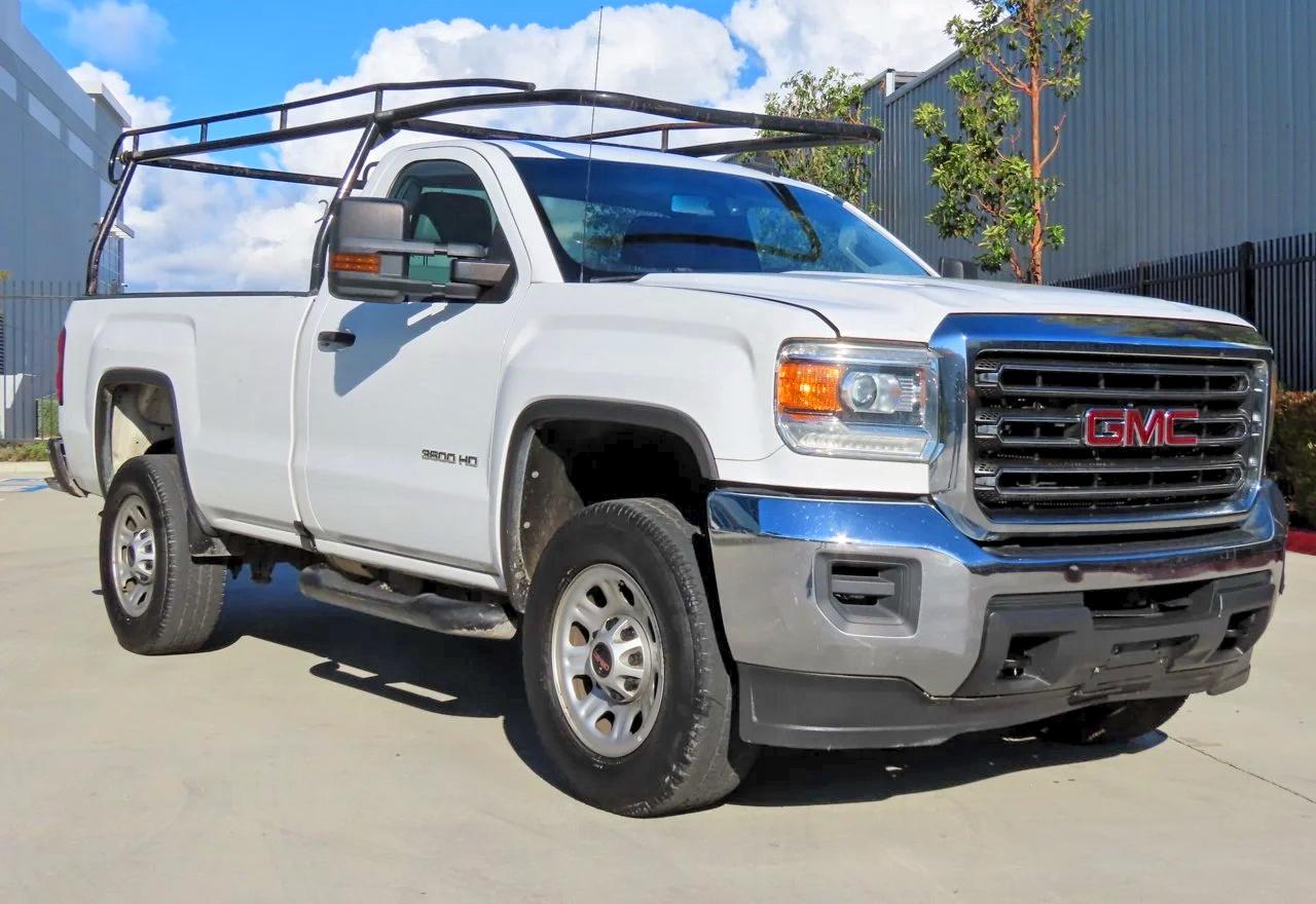 Salvage GMC Sierra Image