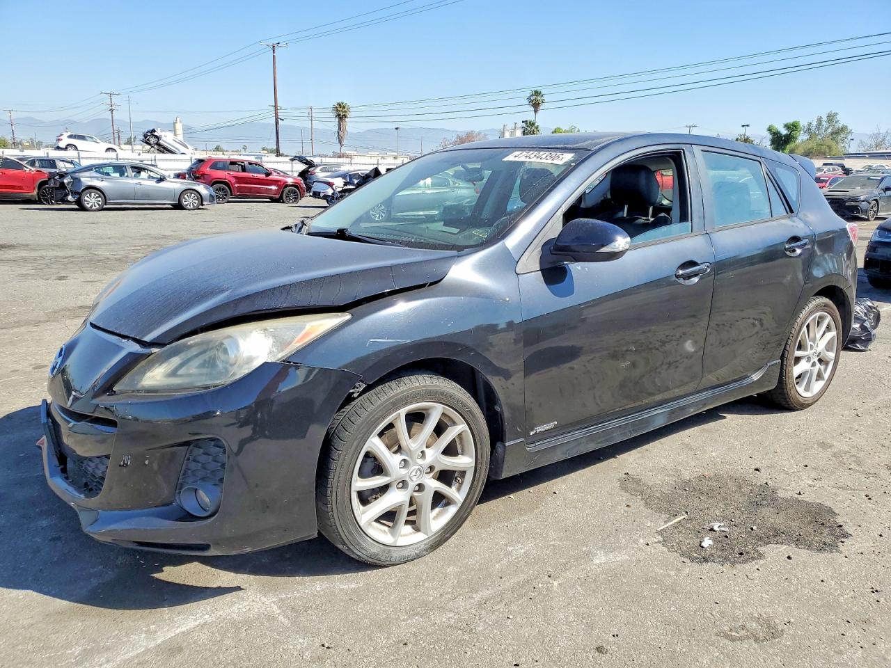 Salvage Mazda Mazda3 Image
