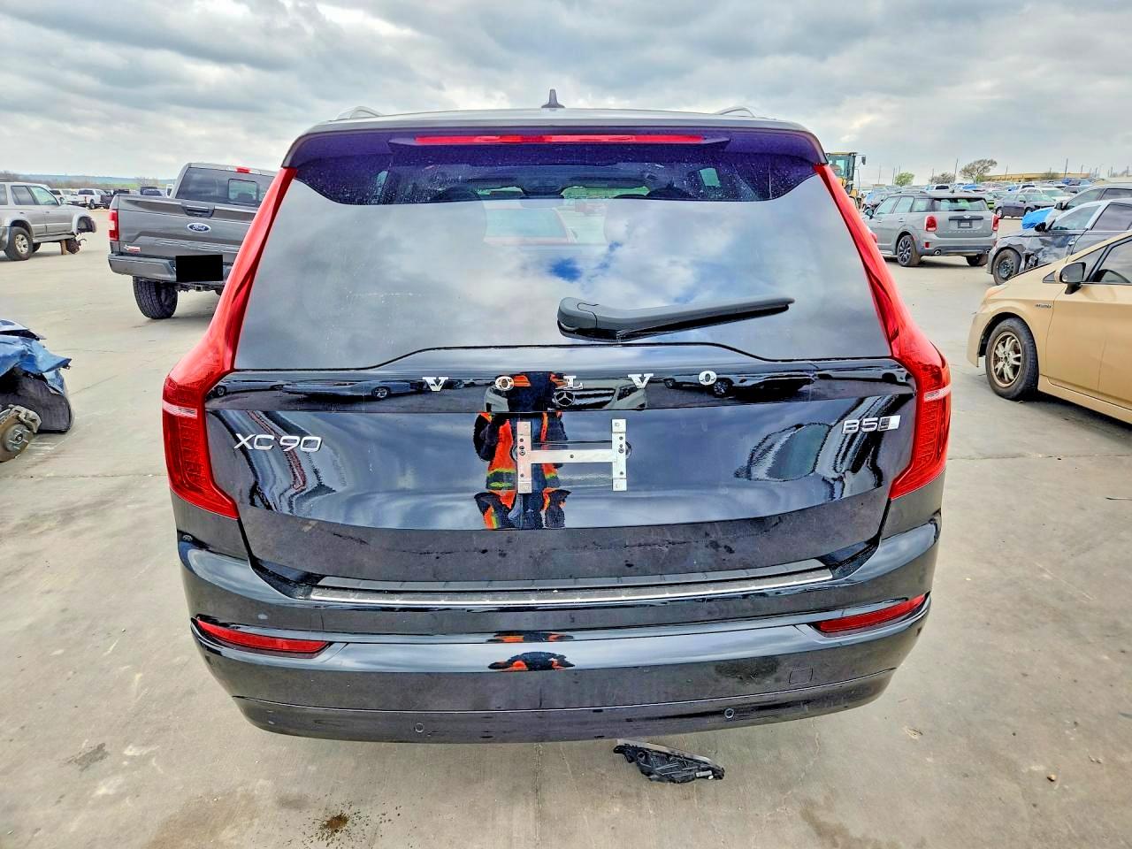 Volvo XC90 Core