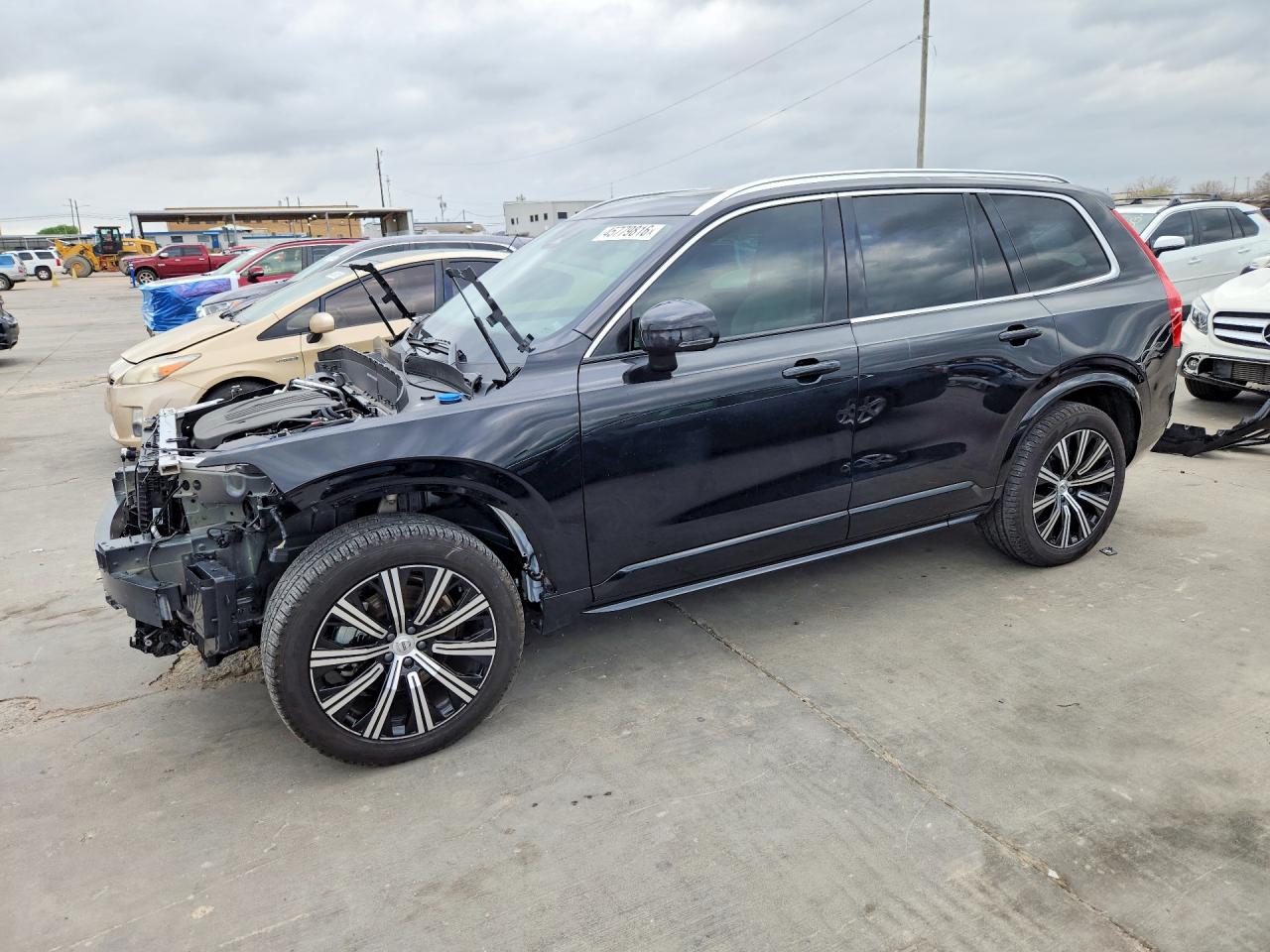Salvage Volvo XC90 Image