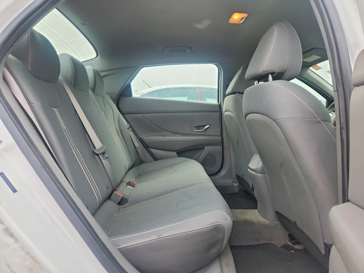 Hyundai ELANTRA Sel