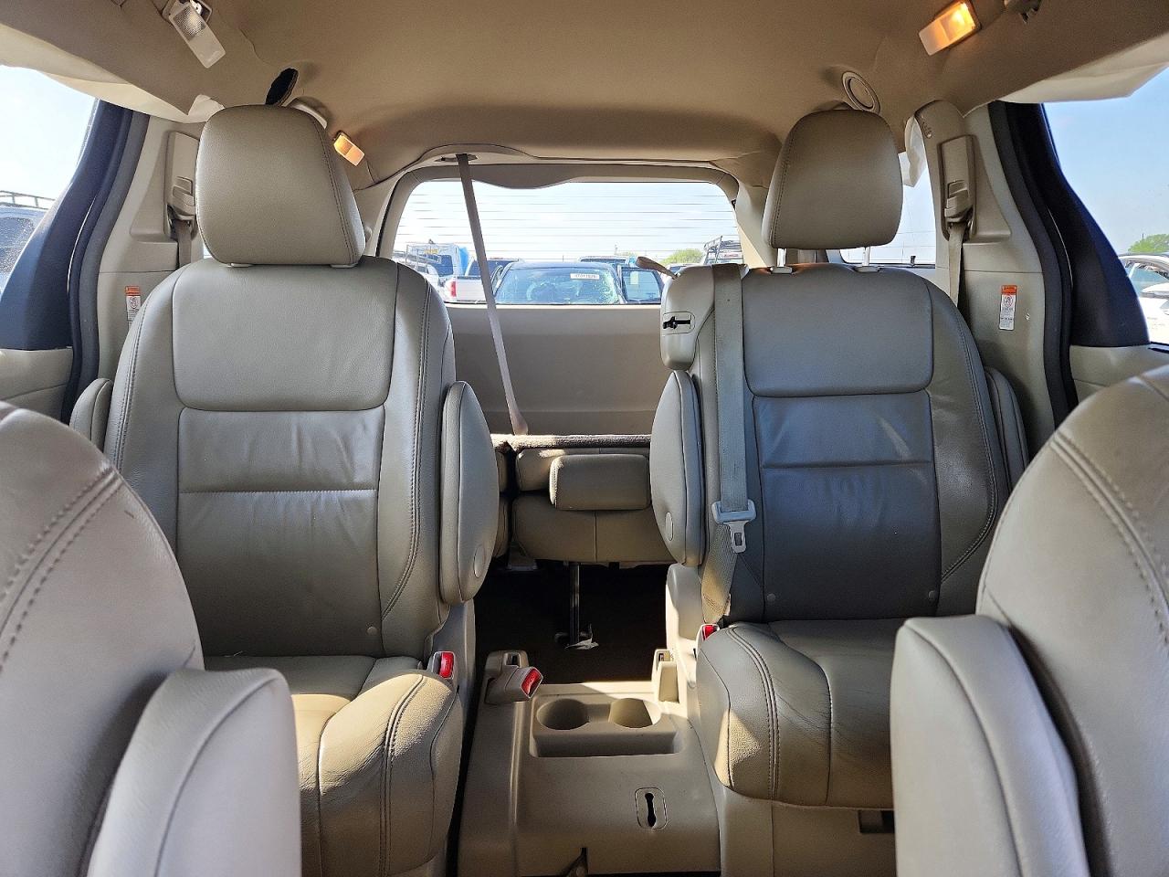 Toyota Sienna Xle Premium 8-passenger