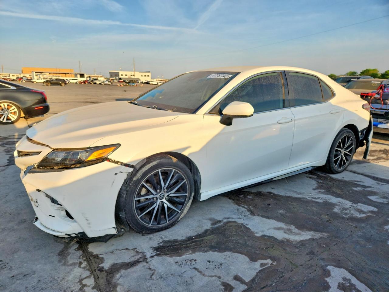 Salvage Toyota Camry Image