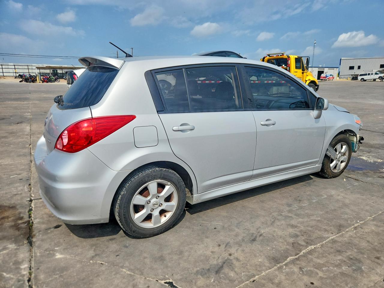 Nissan Versa 1.8 S
