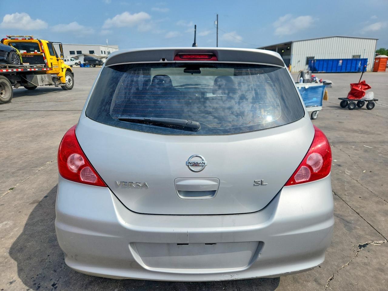 Nissan Versa 1.8 S