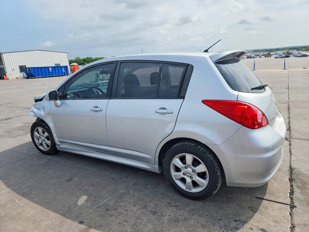 Nissan Versa 1.8 S