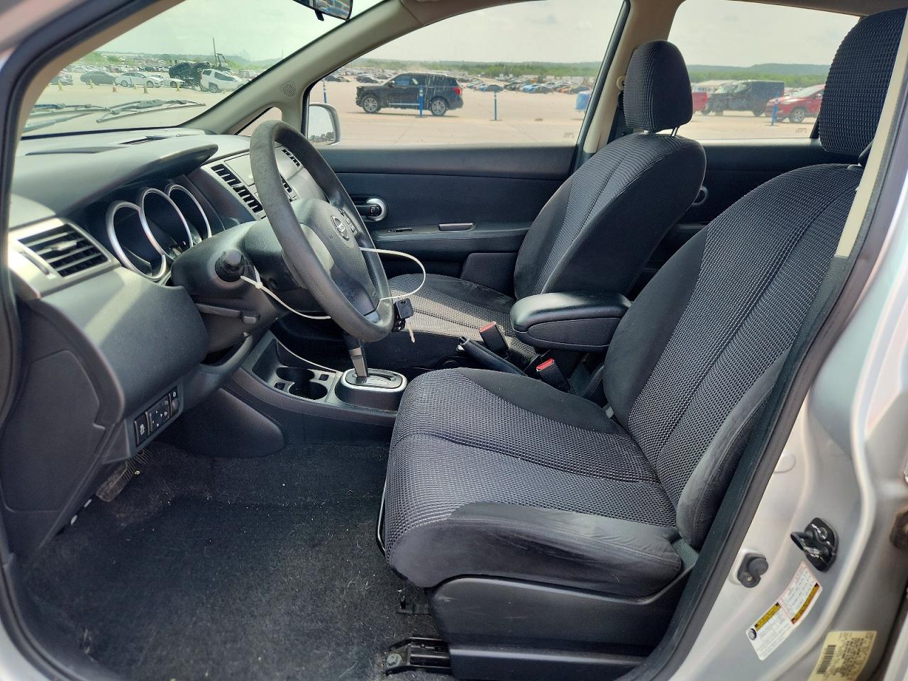Nissan Versa 1.8 S
