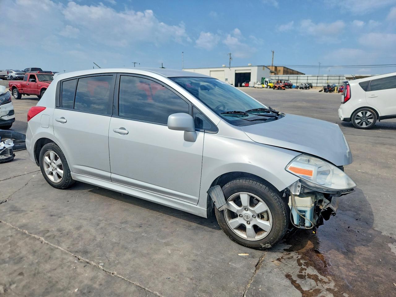 Nissan Versa 1.8 S