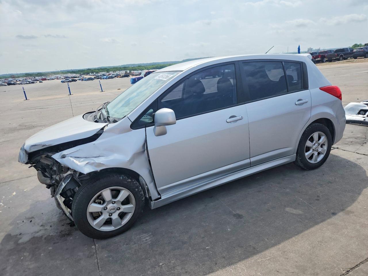 Salvage Nissan Versa Image