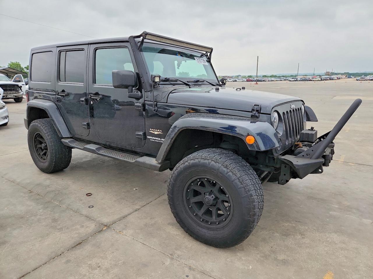 Jeep Wrangler Sahara