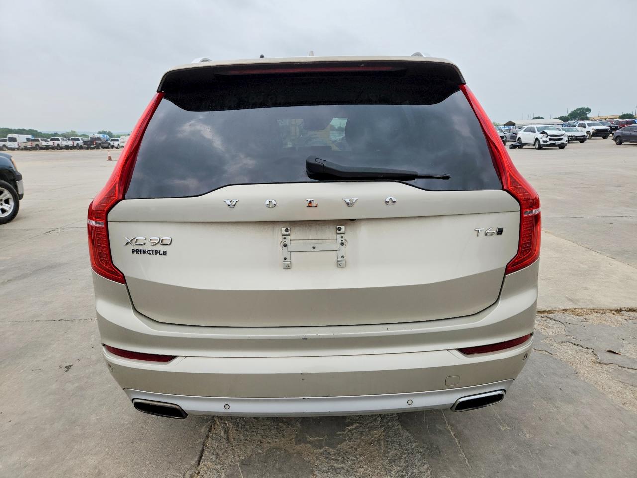 Volvo XC90 T6