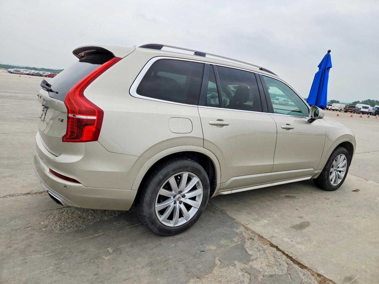 Volvo XC90 T6