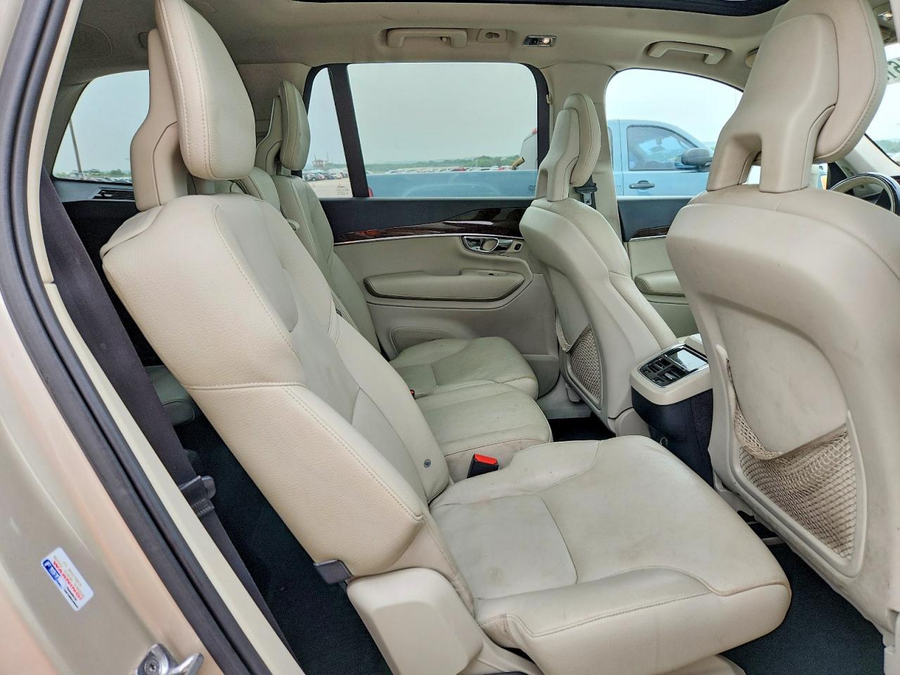 Volvo XC90 T6