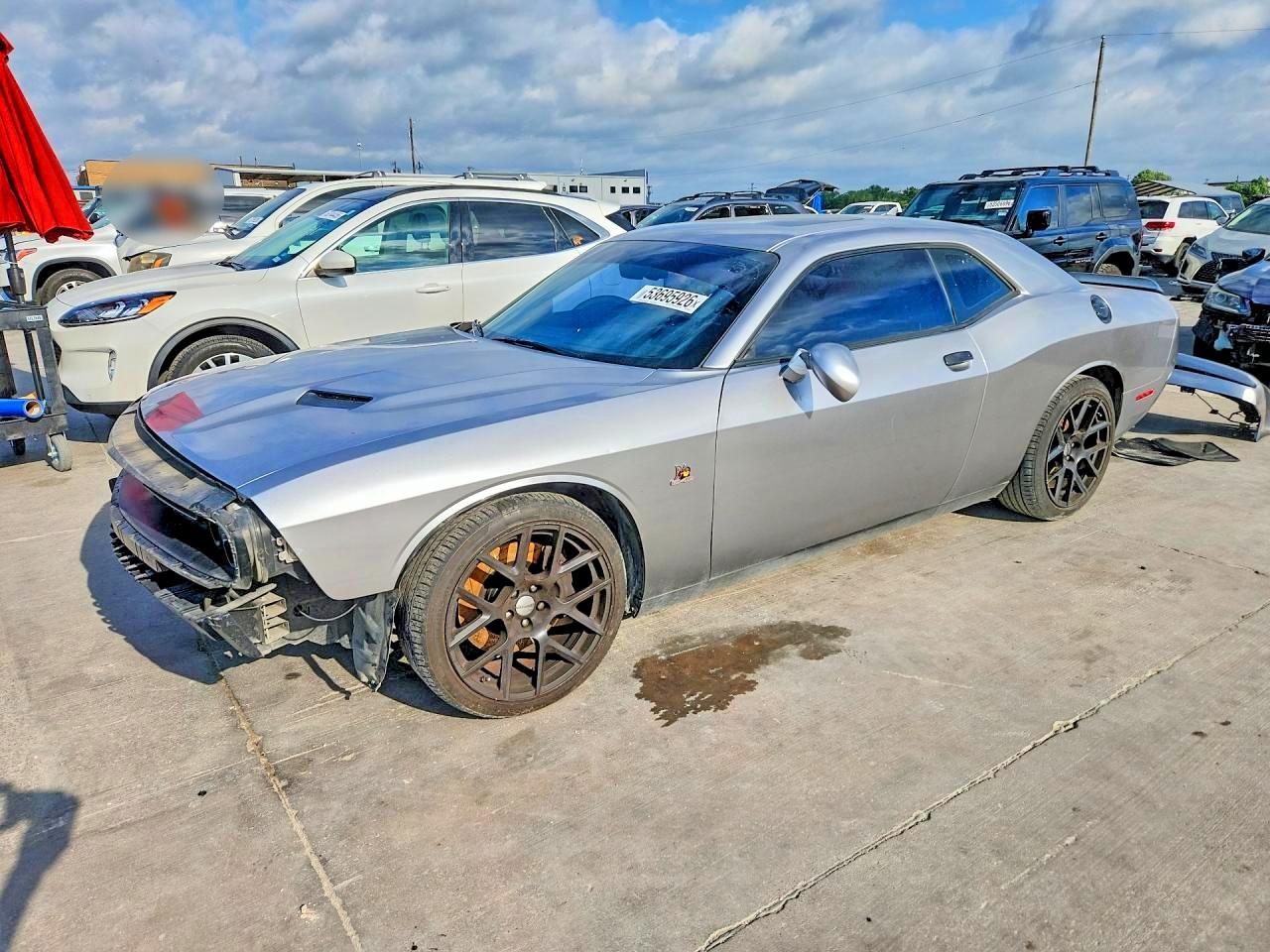Salvage Dodge Challenger Image