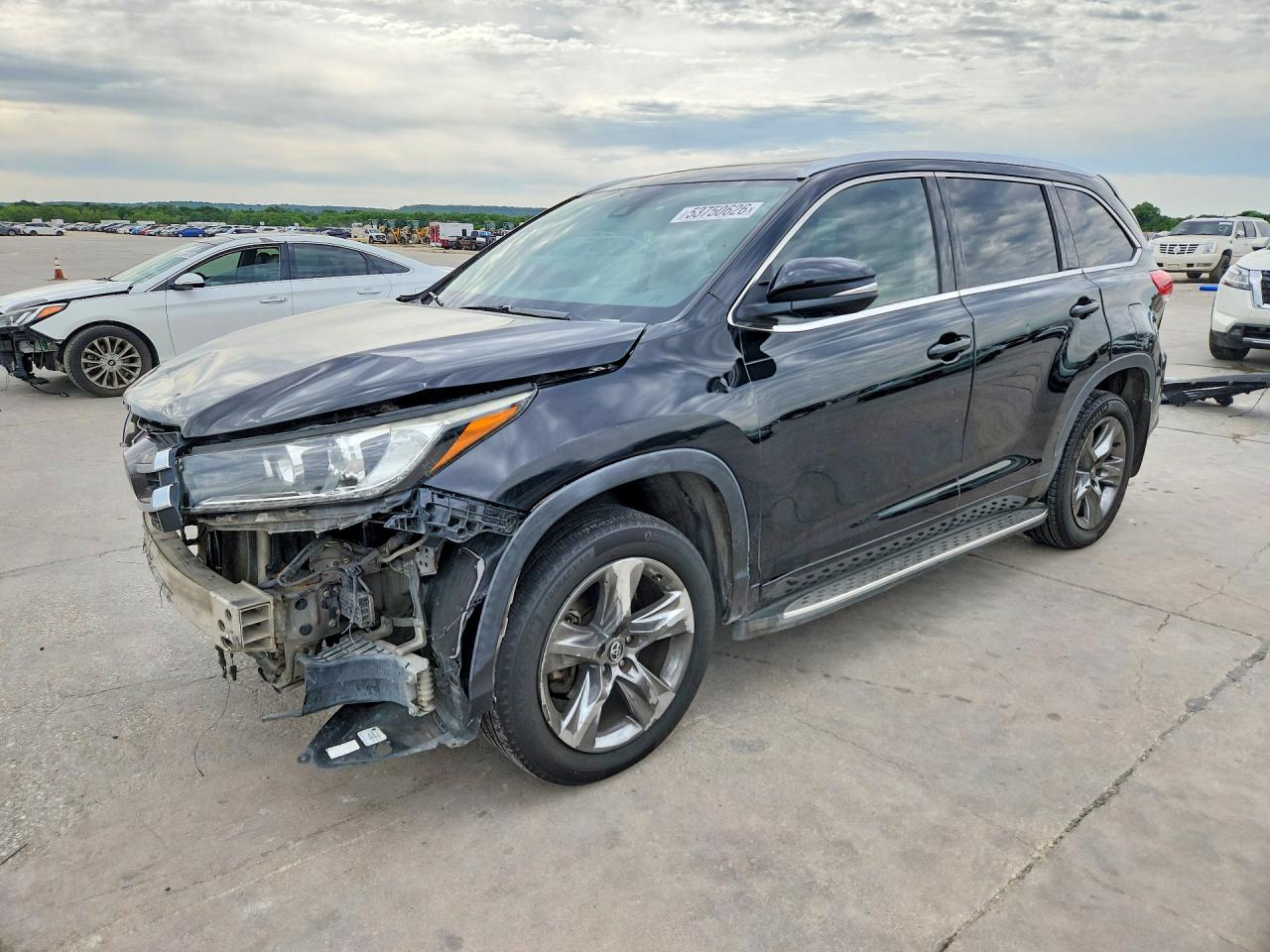 Salvage Toyota Highlander Image