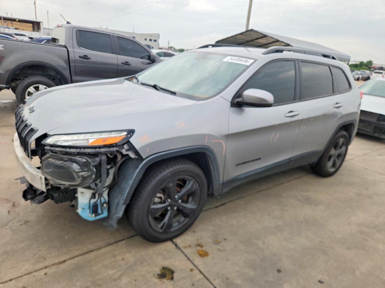Salvage Jeep Cherokee Image