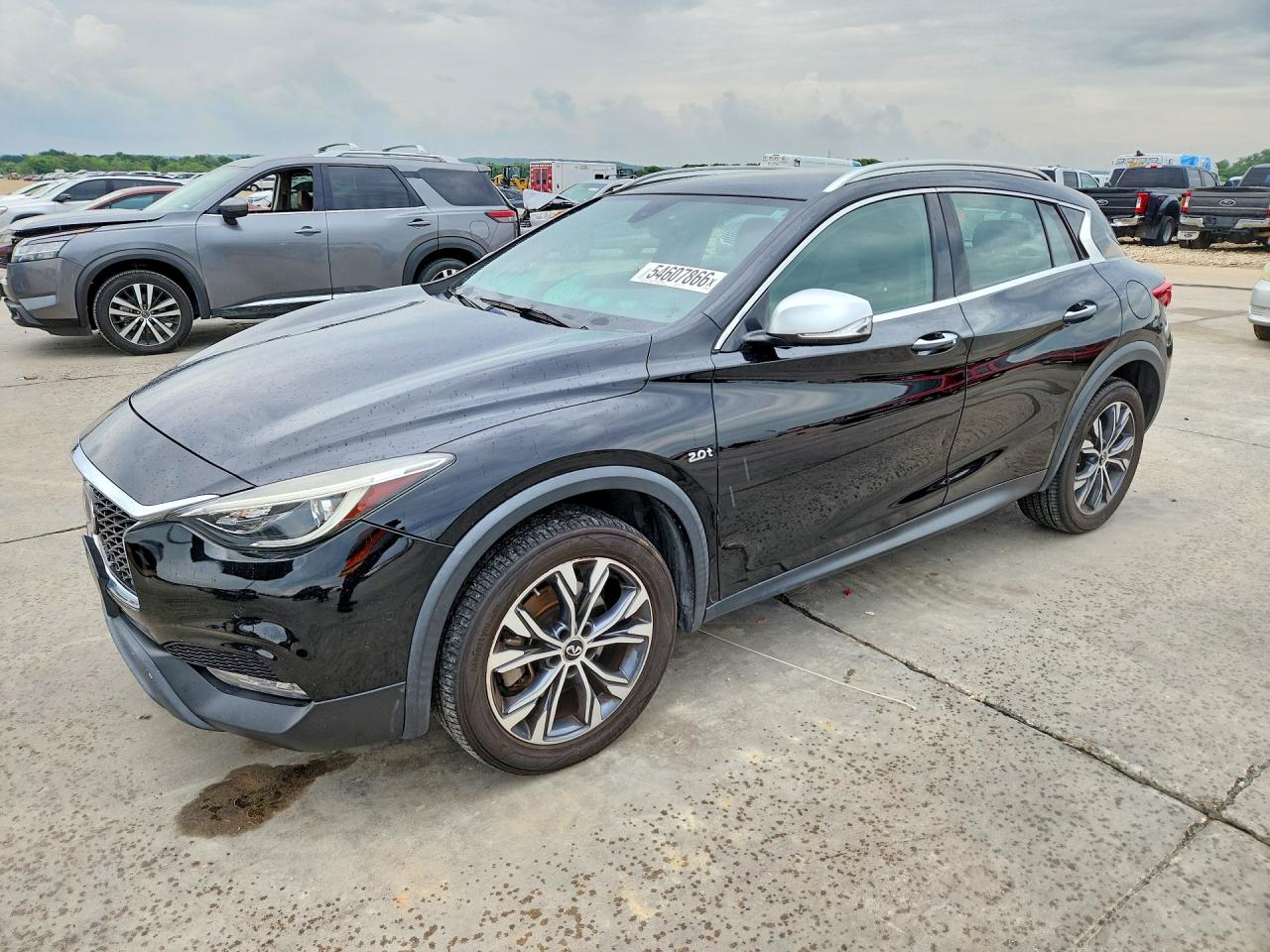 Salvage INFINITI Qx Image