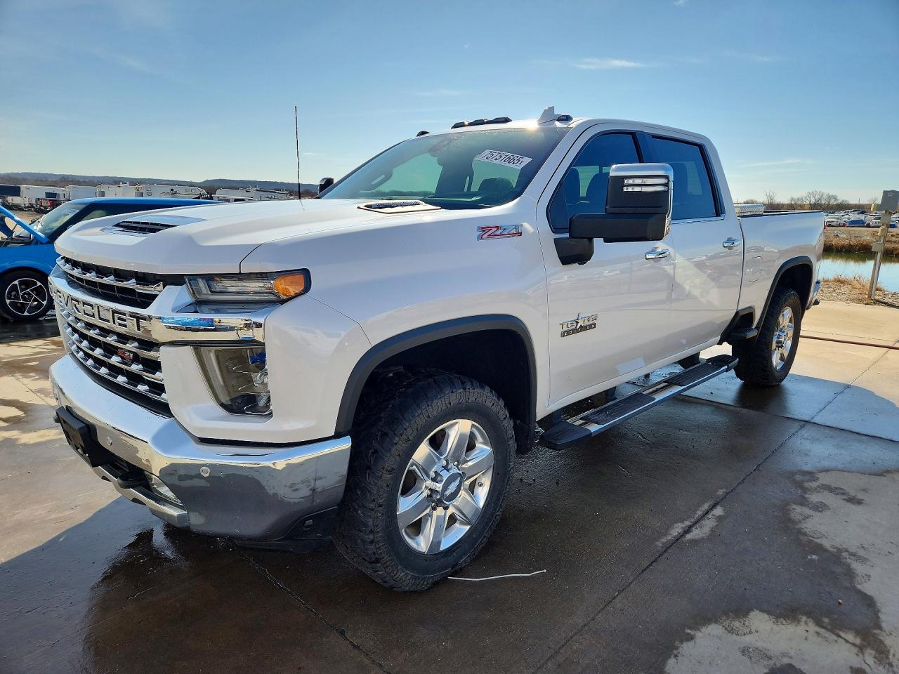Salvage Chevrolet Silverado Image