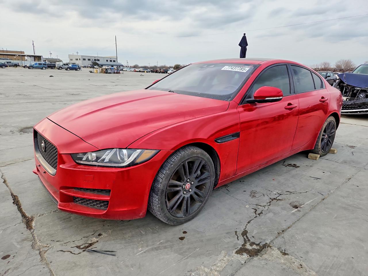 Salvage Jaguar XE Image