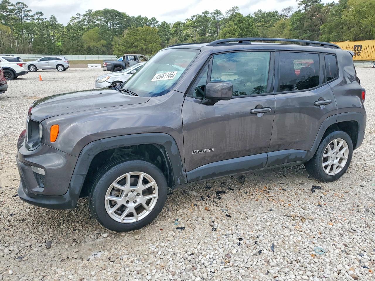 Salvage Jeep Renegade Image