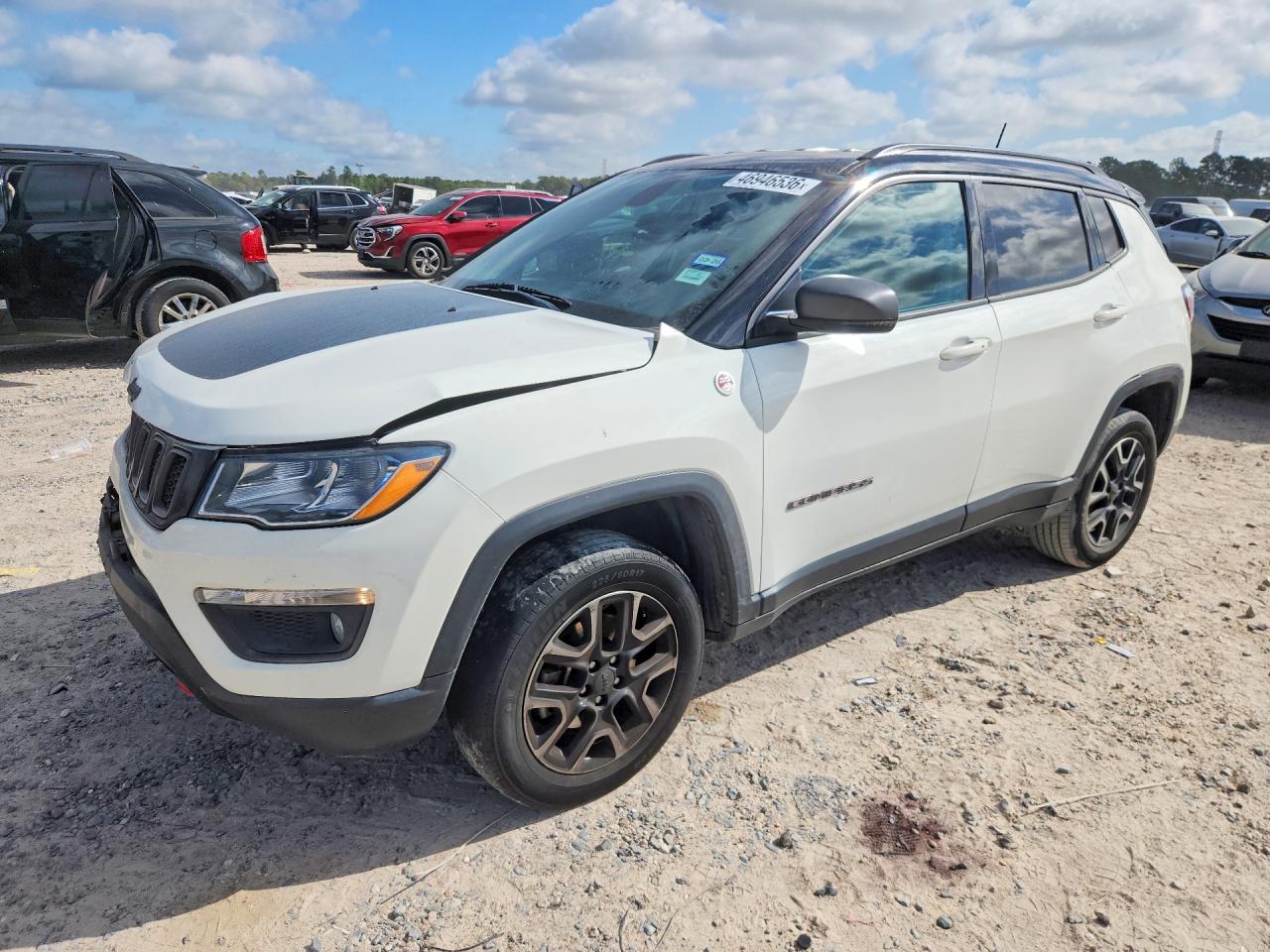 Salvage Jeep Compass Image