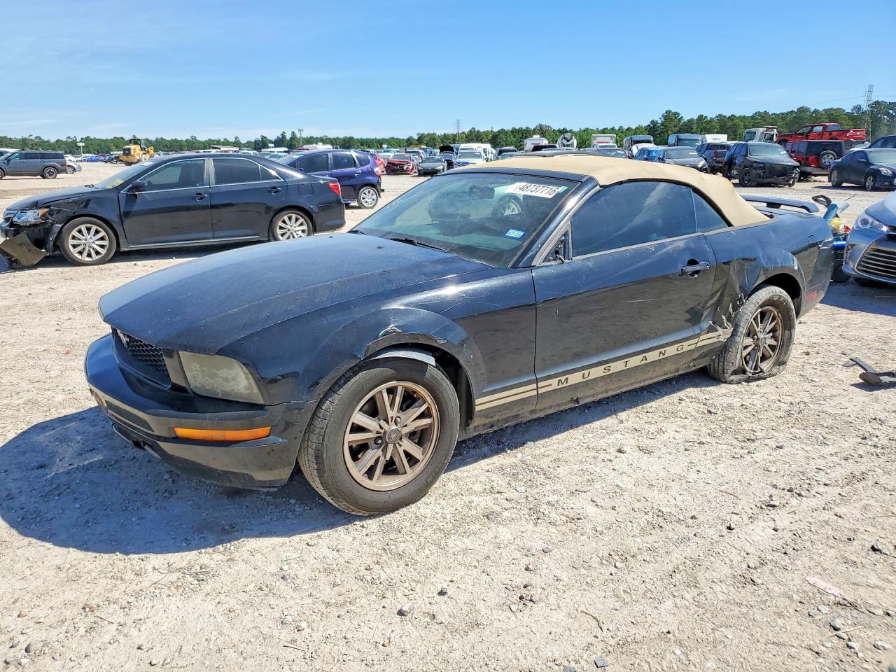 Salvage Ford Mustang Image