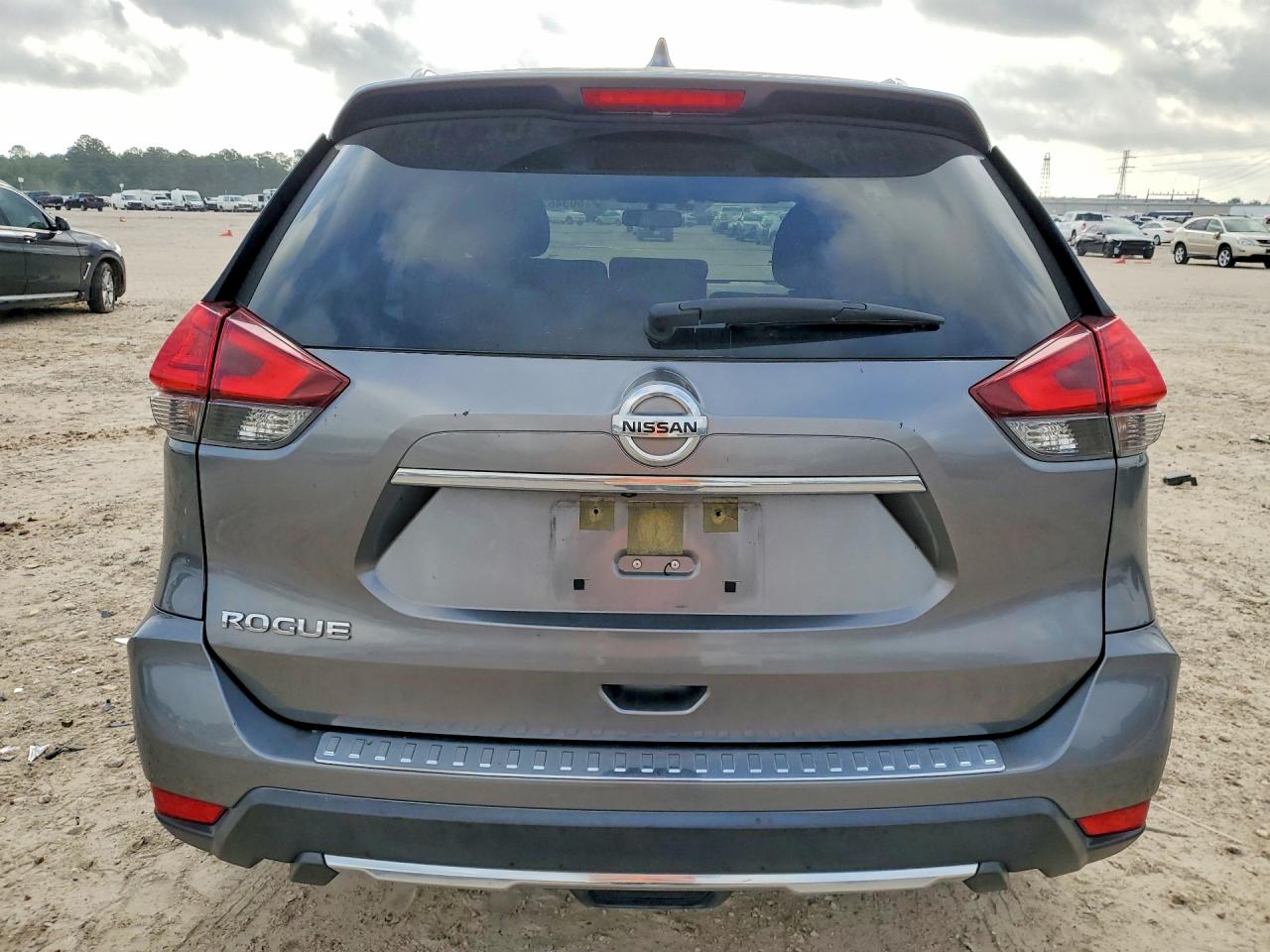 Nissan Rogue S