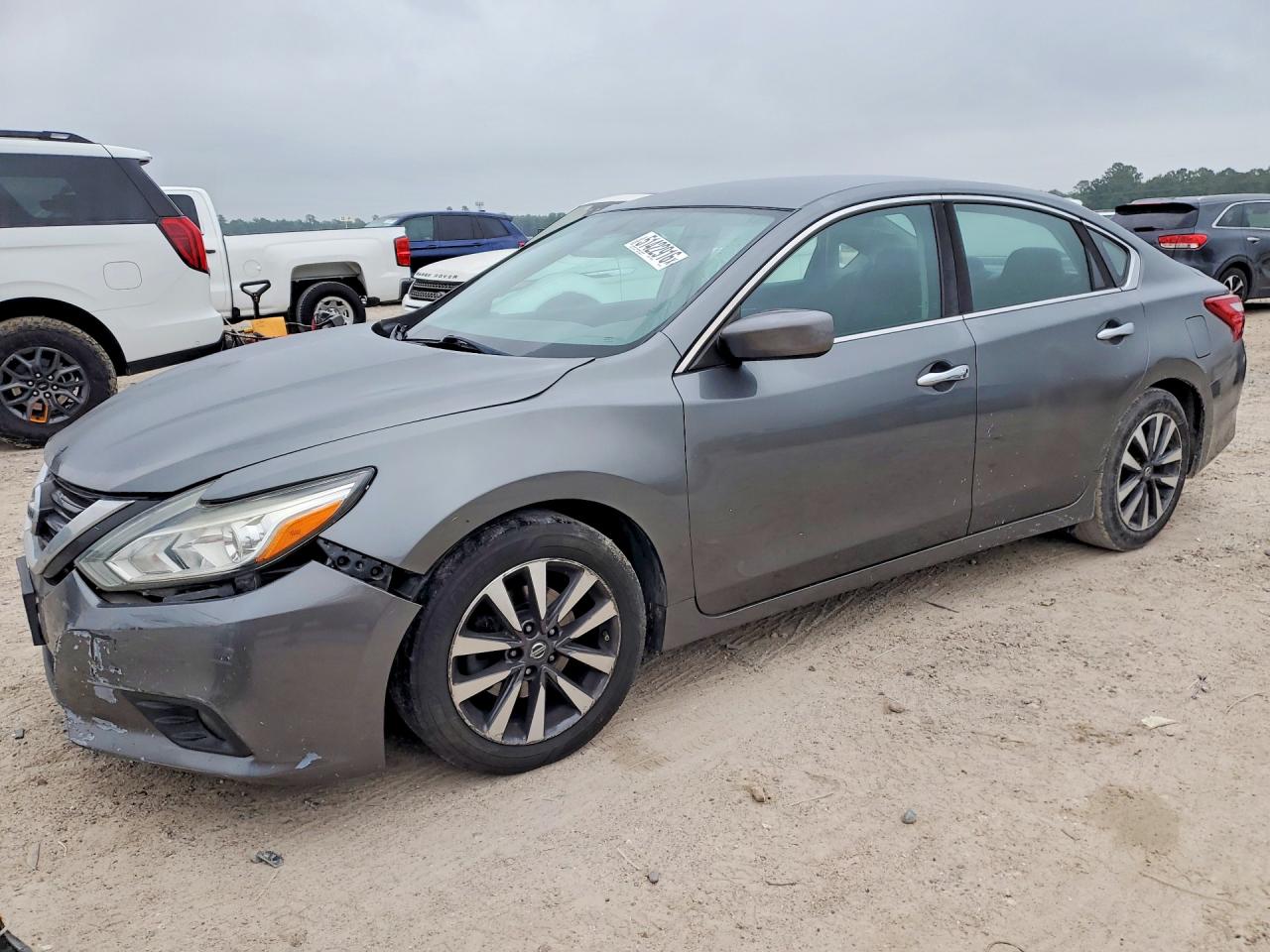 Salvage Nissan Altima Image