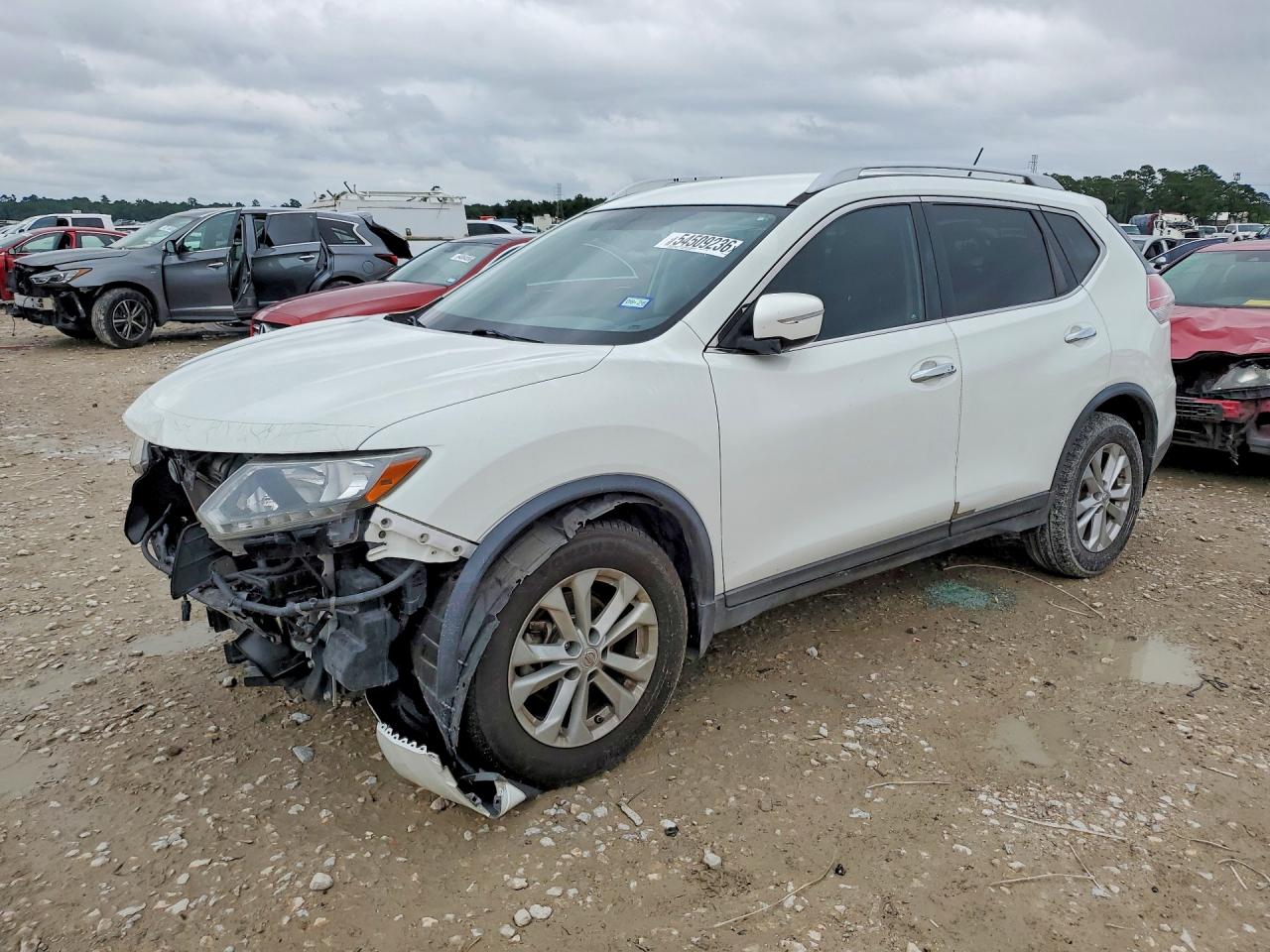 Salvage Nissan Rogue Image
