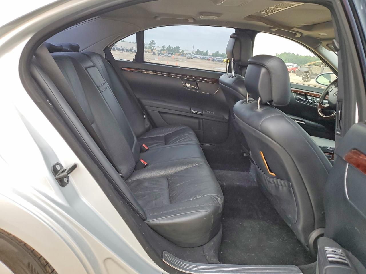 Mercedes-Benz S-Class 550