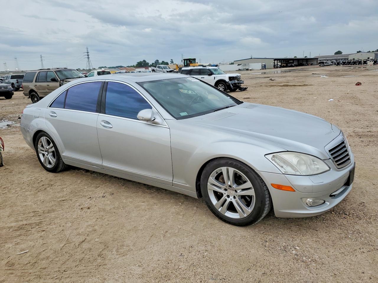 Mercedes-Benz S-Class 550
