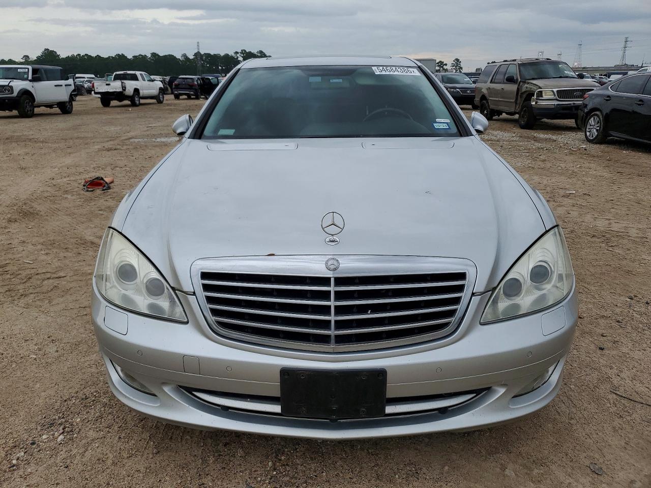 Mercedes-Benz S-Class 550