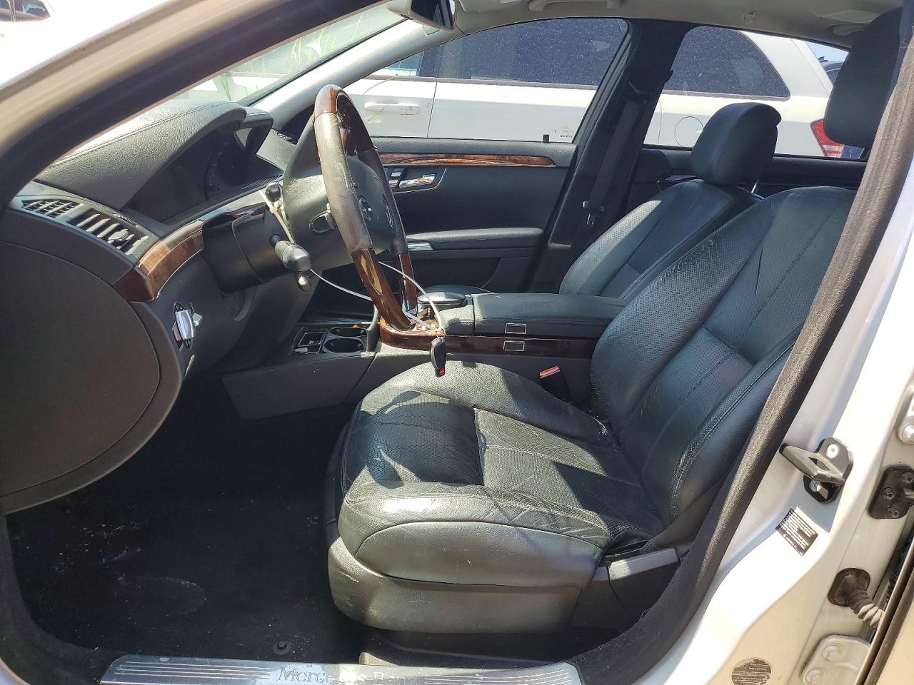 Mercedes-Benz S-Class 550