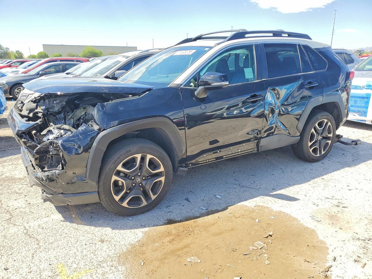 Salvage Toyota RAV4 Image