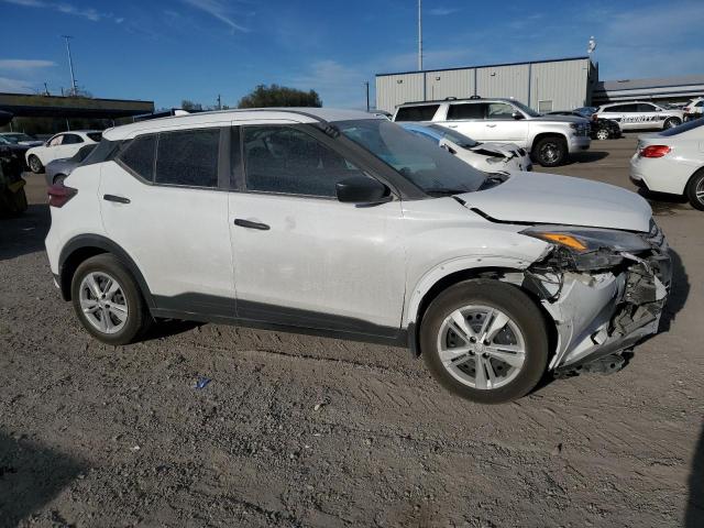 Nissan Kicks S