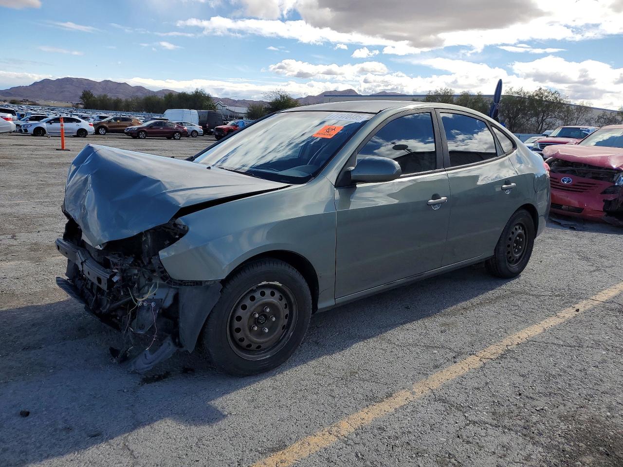 Salvage Hyundai ELANTRA Image