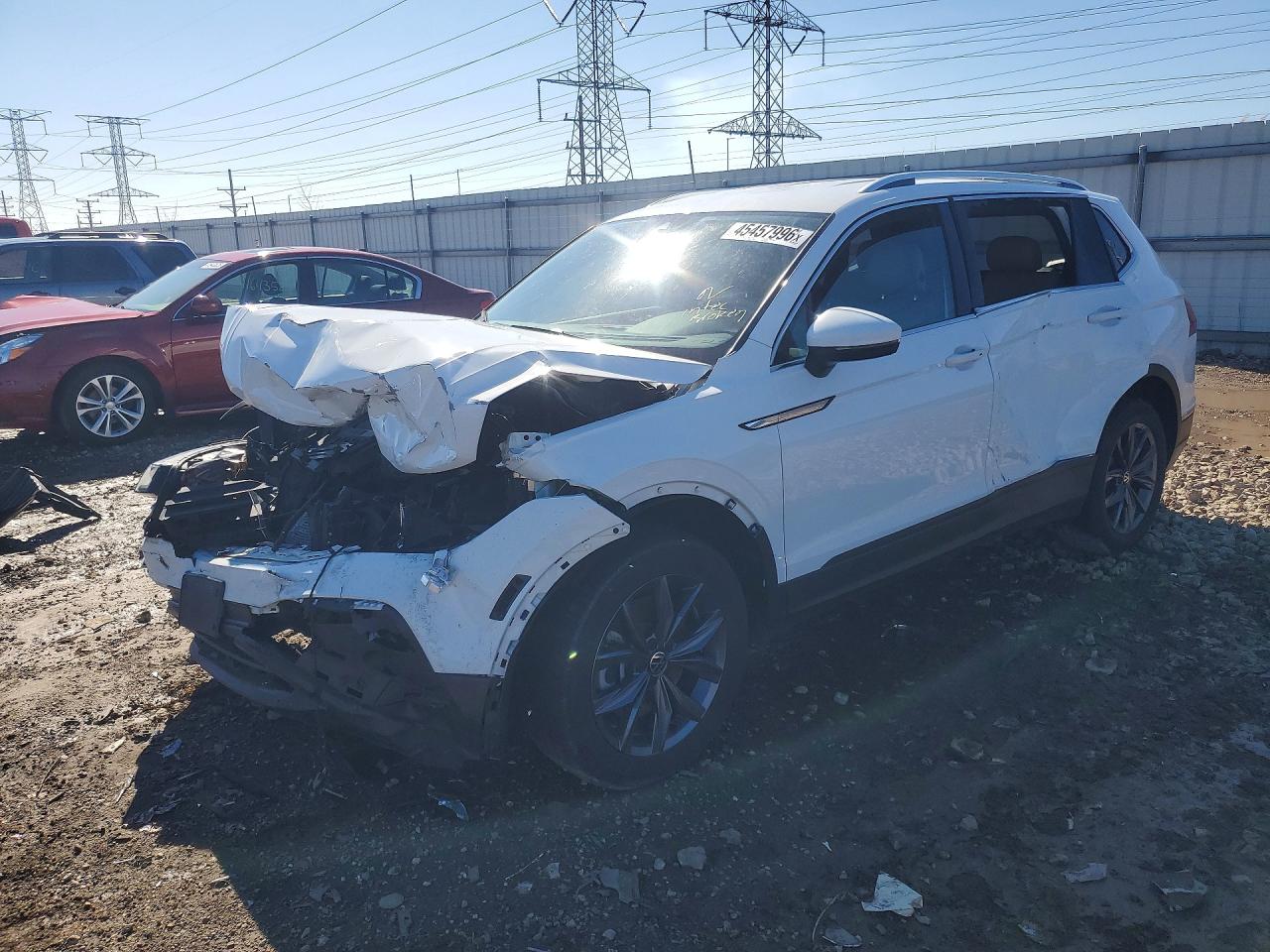 Salvage Volkswagen Tiguan Image