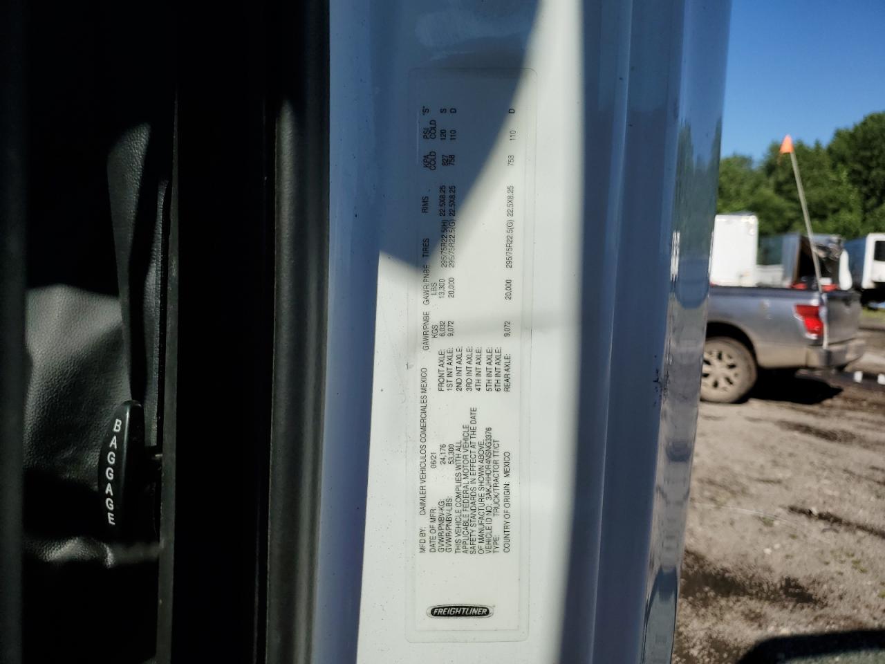 Freightliner Cascadia 126