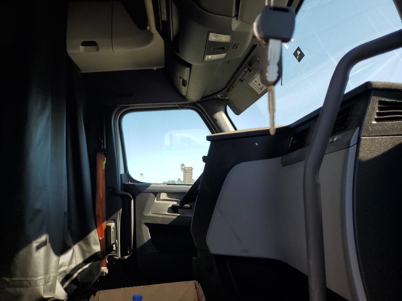 Freightliner Cascadia 126