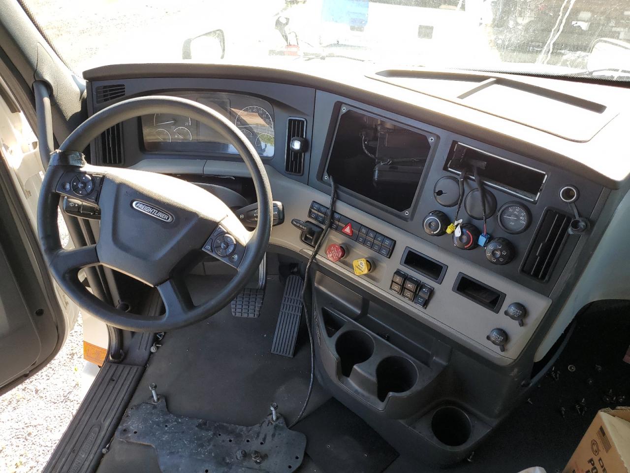 Freightliner Cascadia 126
