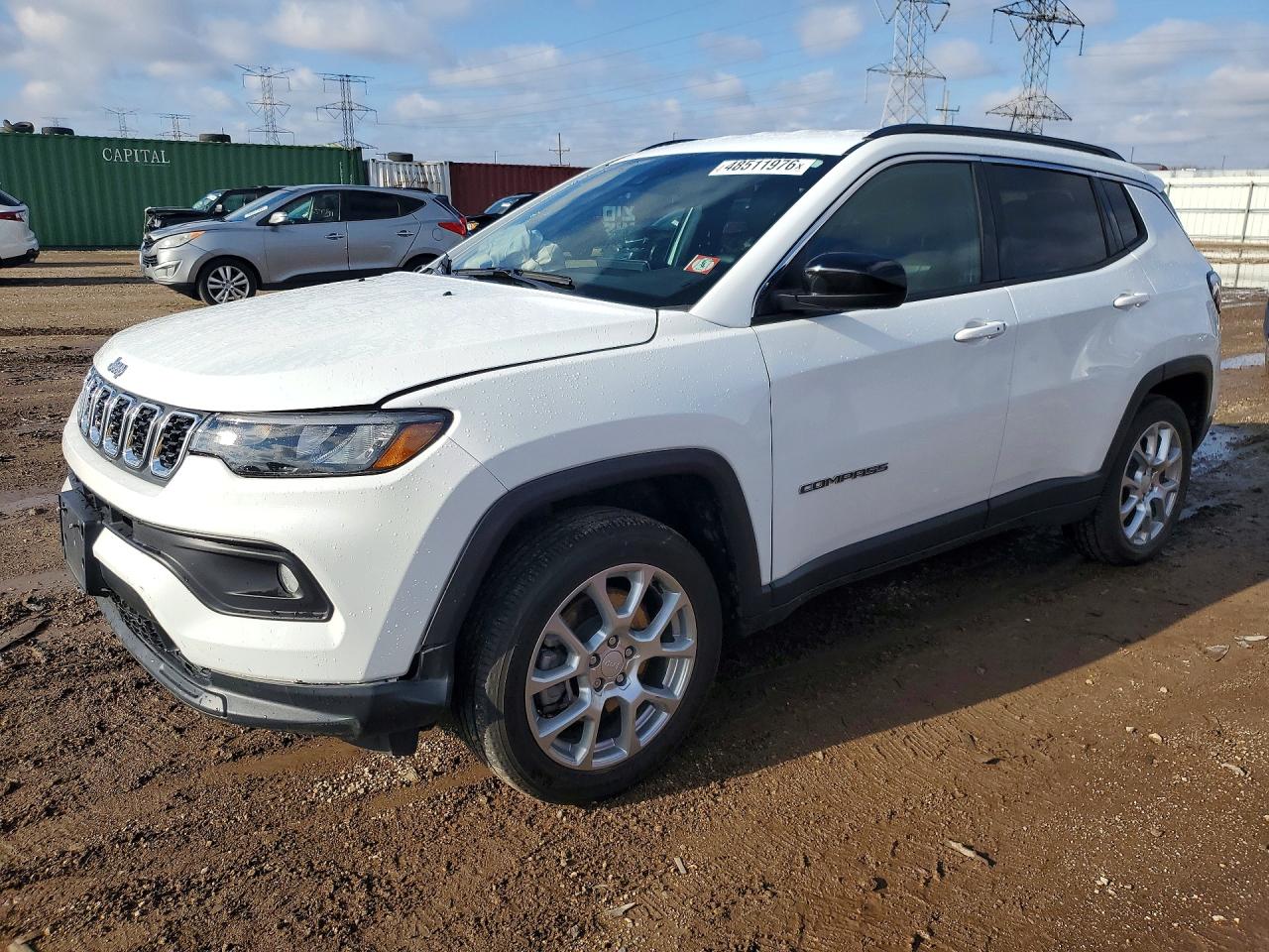 Salvage Jeep Compass Image